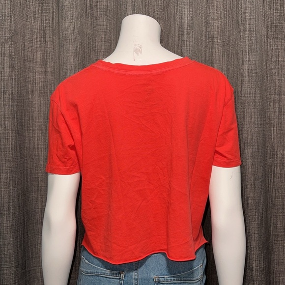Crop top/débardeur noir côtelé pour femme vintage des années 90. Taille